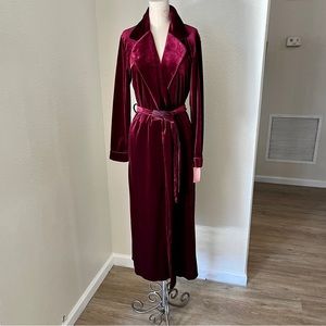 Oscar de la Renta Velvet Robe